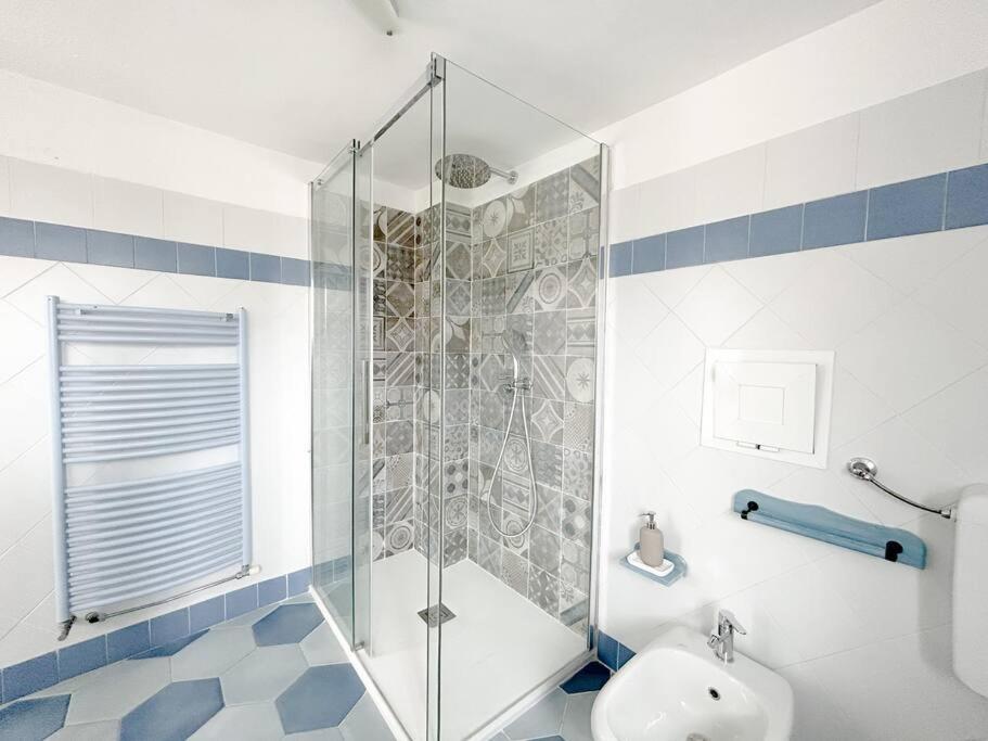 Ferienwohnung Elegante Mansarda 300Mt Dal Mare - Centro - Wifi Savona Exterior foto