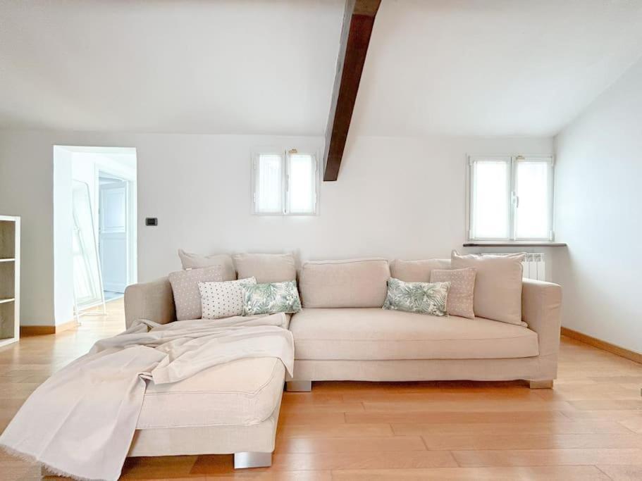 Ferienwohnung Elegante Mansarda 300Mt Dal Mare - Centro - Wifi Savona Exterior foto