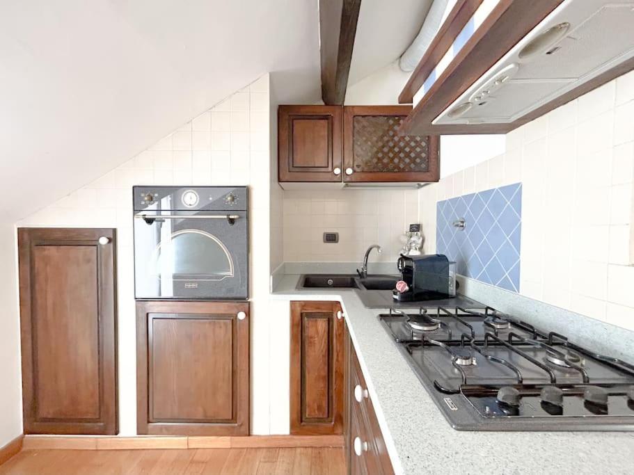 Ferienwohnung Elegante Mansarda 300Mt Dal Mare - Centro - Wifi Savona Exterior foto
